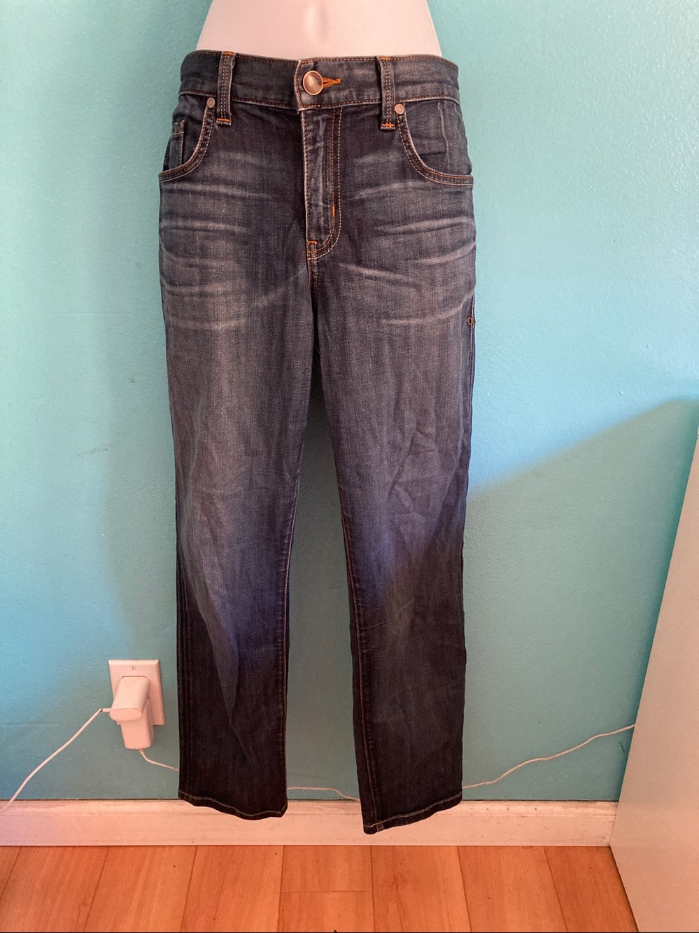 Level 99 Anthropologie Women’s Size 28 Low Rise Skinny Jeans